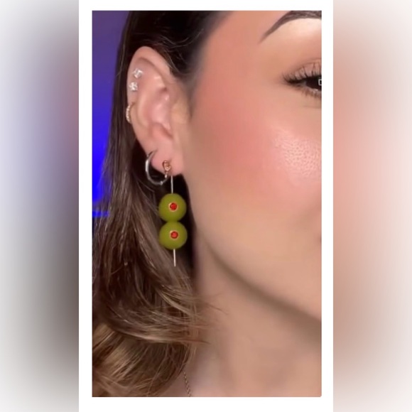 BNIP PIPER K VIRAL MARTINI OLIVES GLASS & CRYSTAL DANGLING EARRINGS - Picture 7 of 11